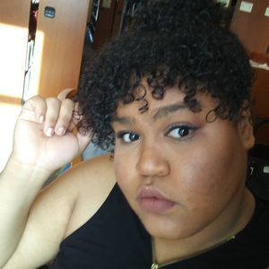 Meet your Posher, Claire